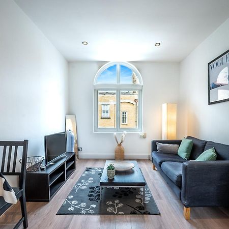 One-Bed Flat, Kensington, Bank Payment To The Host Within 24H From The Reservation Apartment London Exterior photo